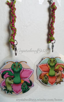 Reversible Chikorita Family Keychain