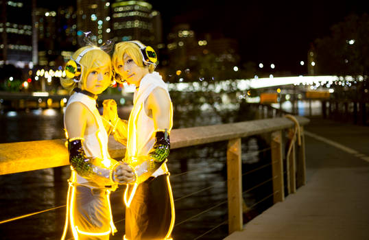 Rin and Len Kagamine 2