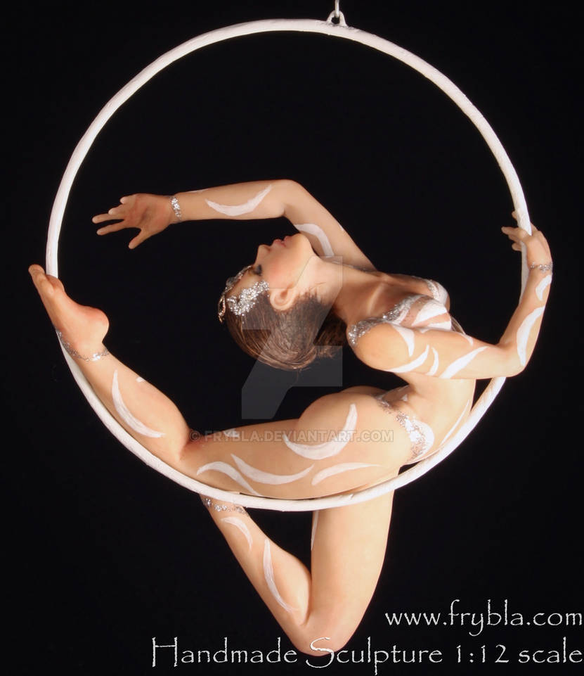 aerial hoop contortionist (miniaturesculputreOOAK)