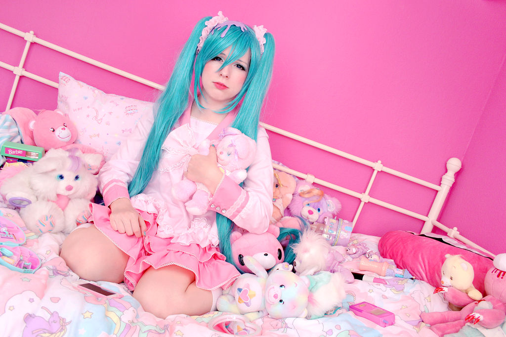 Hatsune Miku - LOL - 2