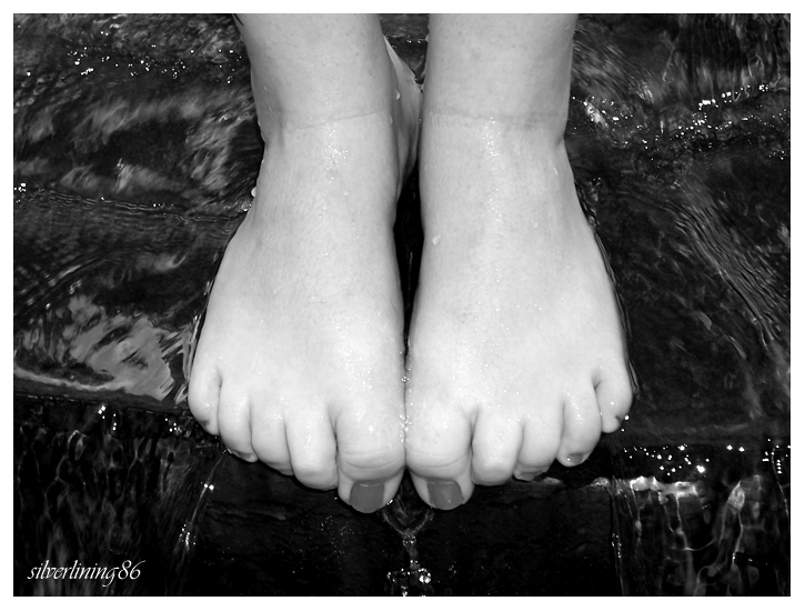 Feet in a Fountain