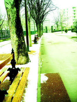 bench with little snow