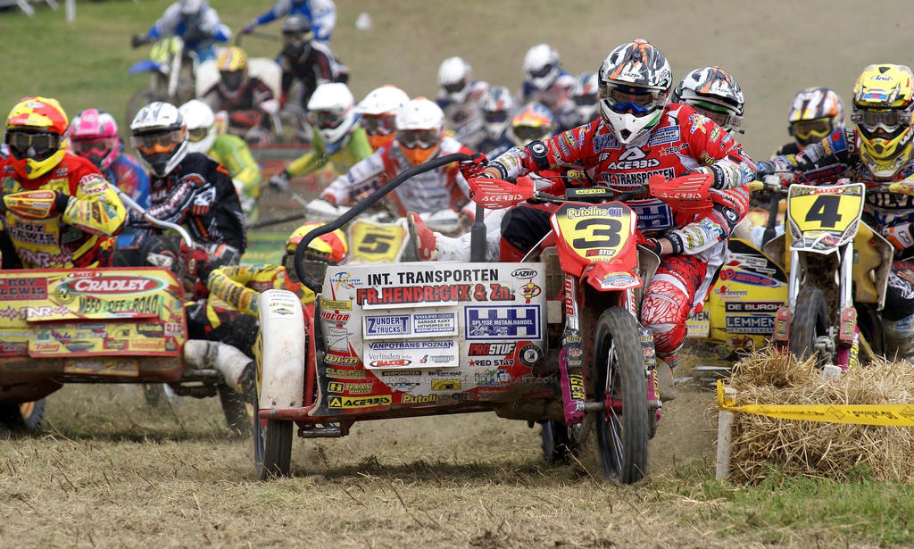 Sidecar cross 1st turn @ Langrish