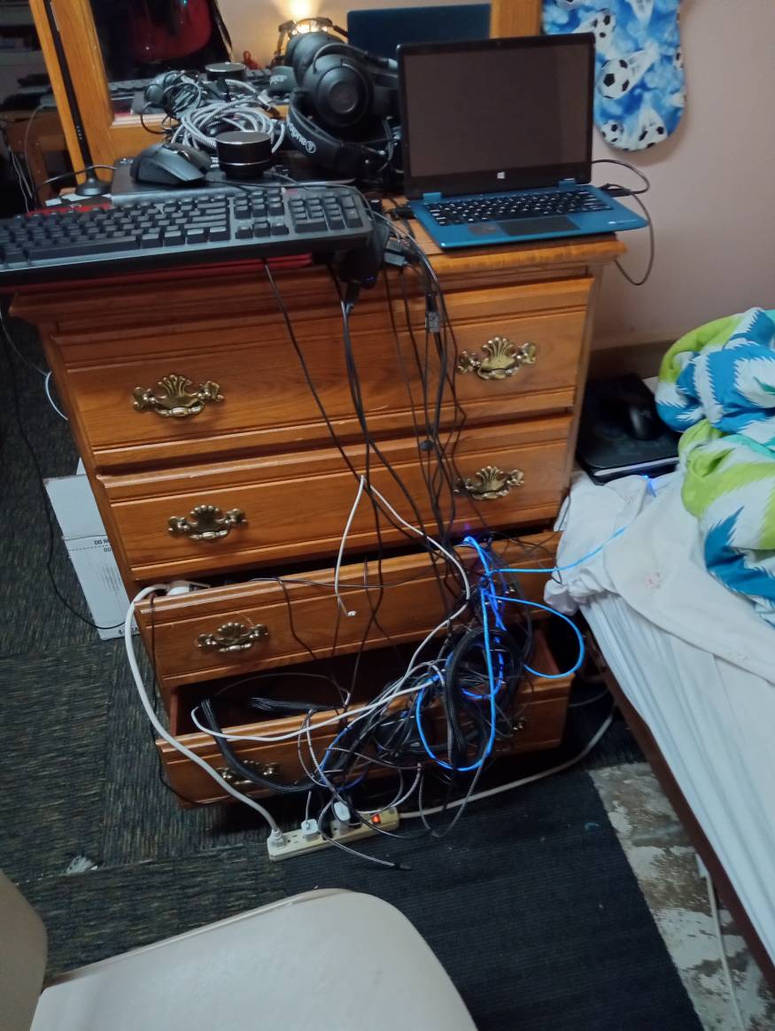 Front Workstation setup by ministryseannigel on DeviantArt