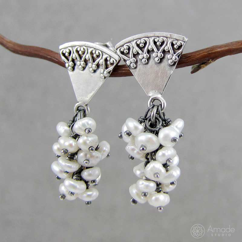 Amade Romantic Pearl Bunches Earrings