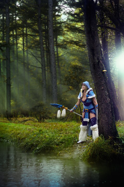 Dota 2 Crystal Maiden - river