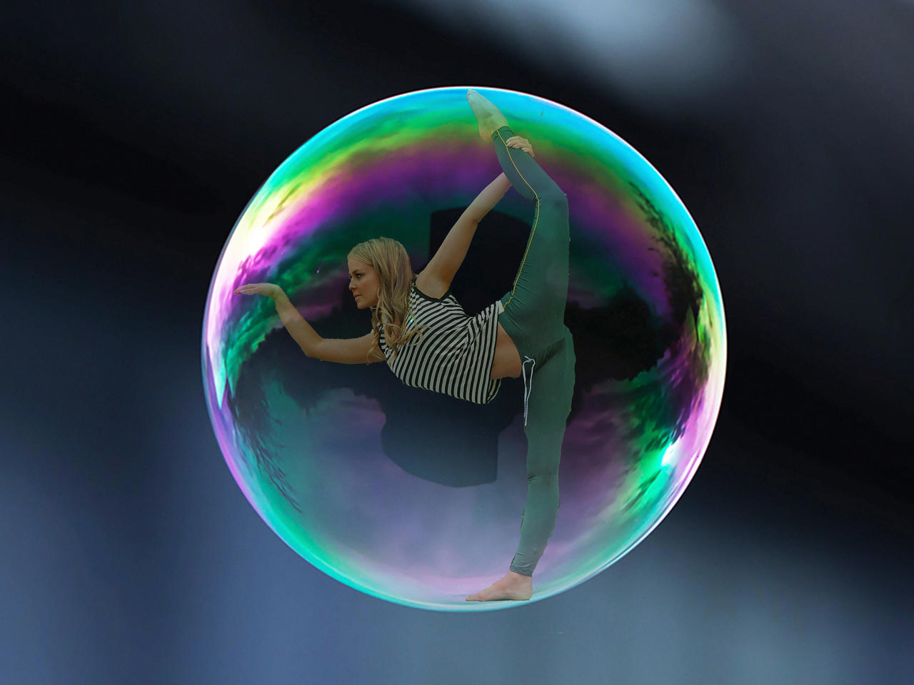 Carmen Electra Bubble Stretch by blunose2772 on DeviantArt