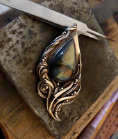 Bronze pendant with Labradorite