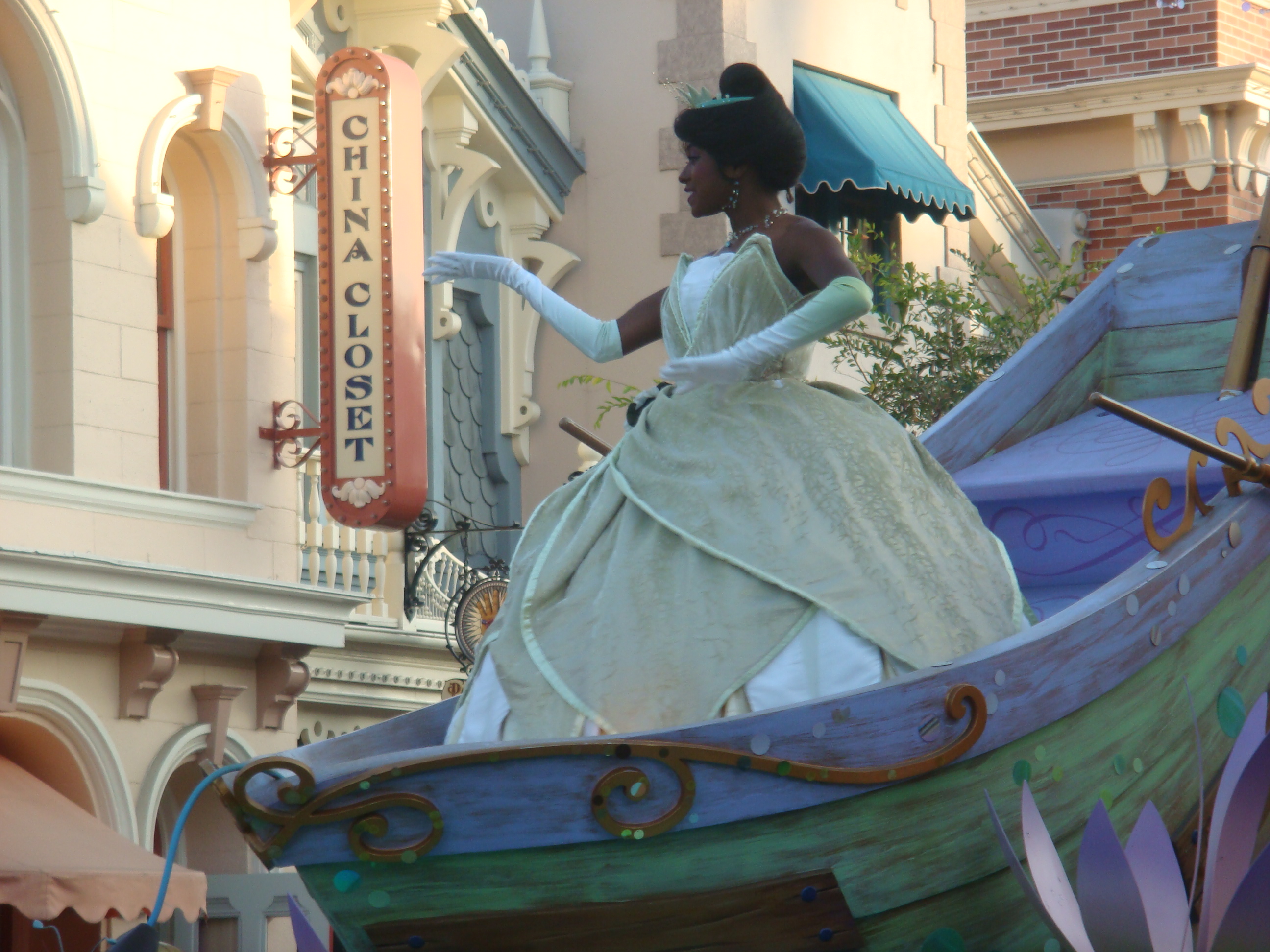 I enjoy Disneyland Soundsational Parade photo 17