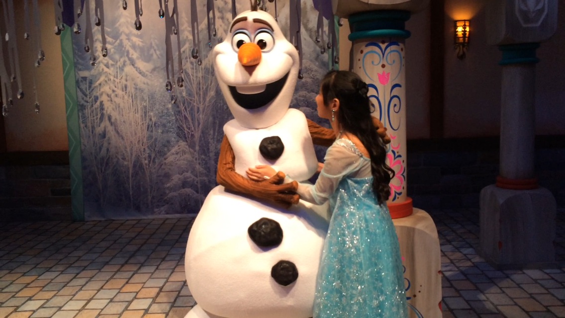 I smiled sincerely goodbye to Olaf and leave