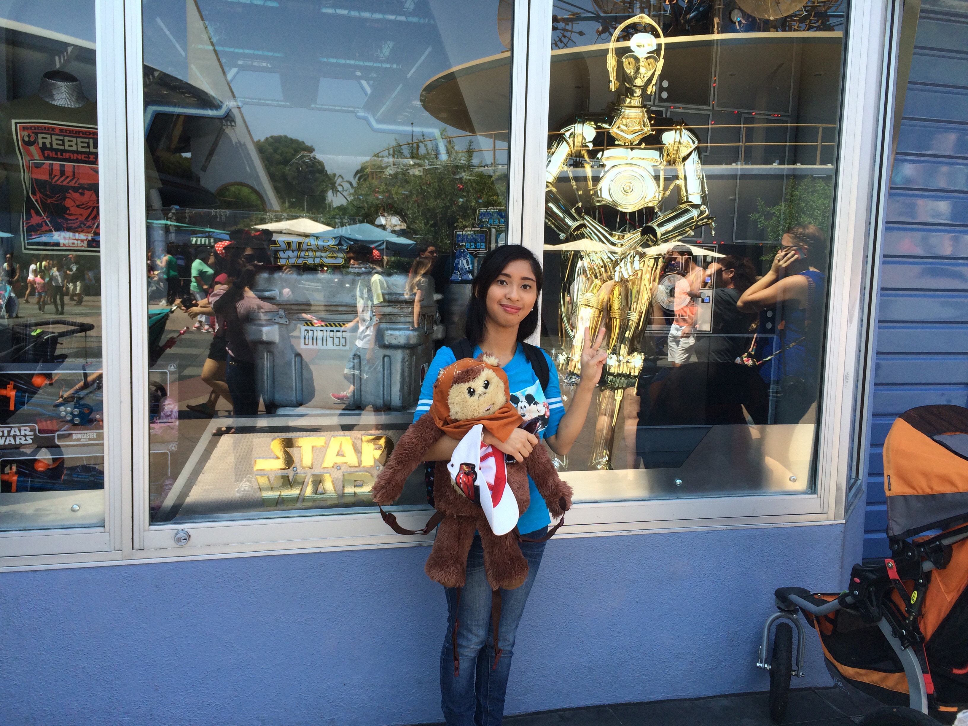 I'm standing next to C-3PO in Star Trader shop 2