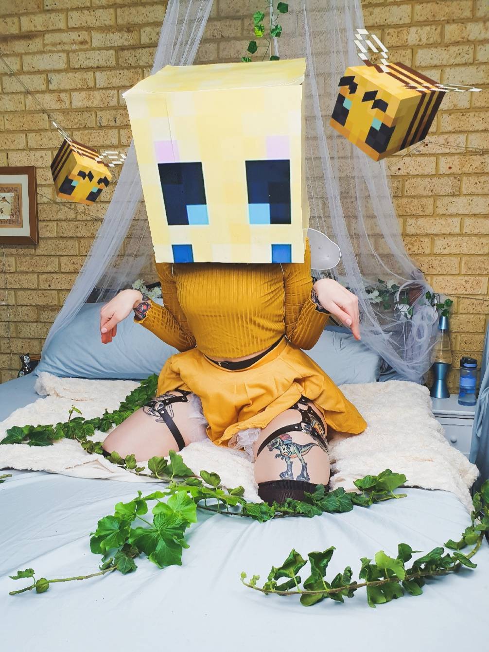 Papercraft #5: realistic Minecraft bee remake pt1 by MickeyNighmare98 on  DeviantArt