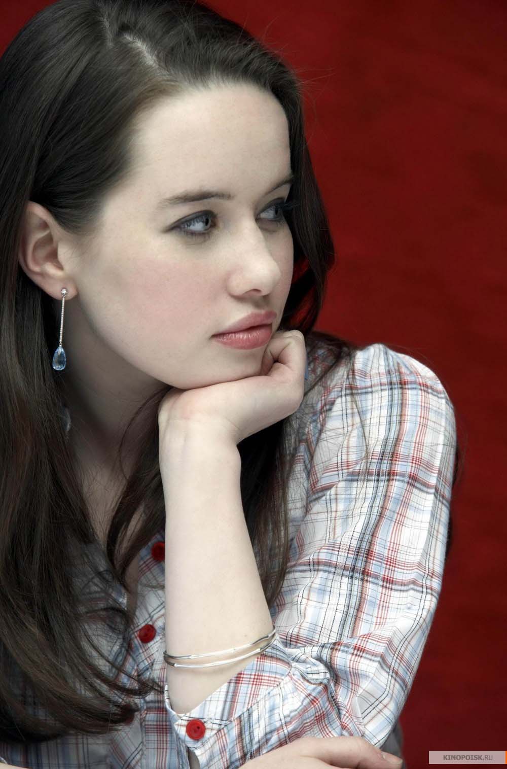 Anna popplewell sexy pics