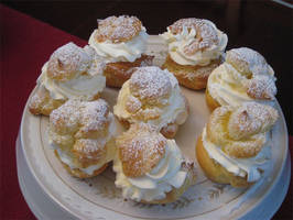 Italian Cream Puffs