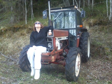 Tractor-girl XD