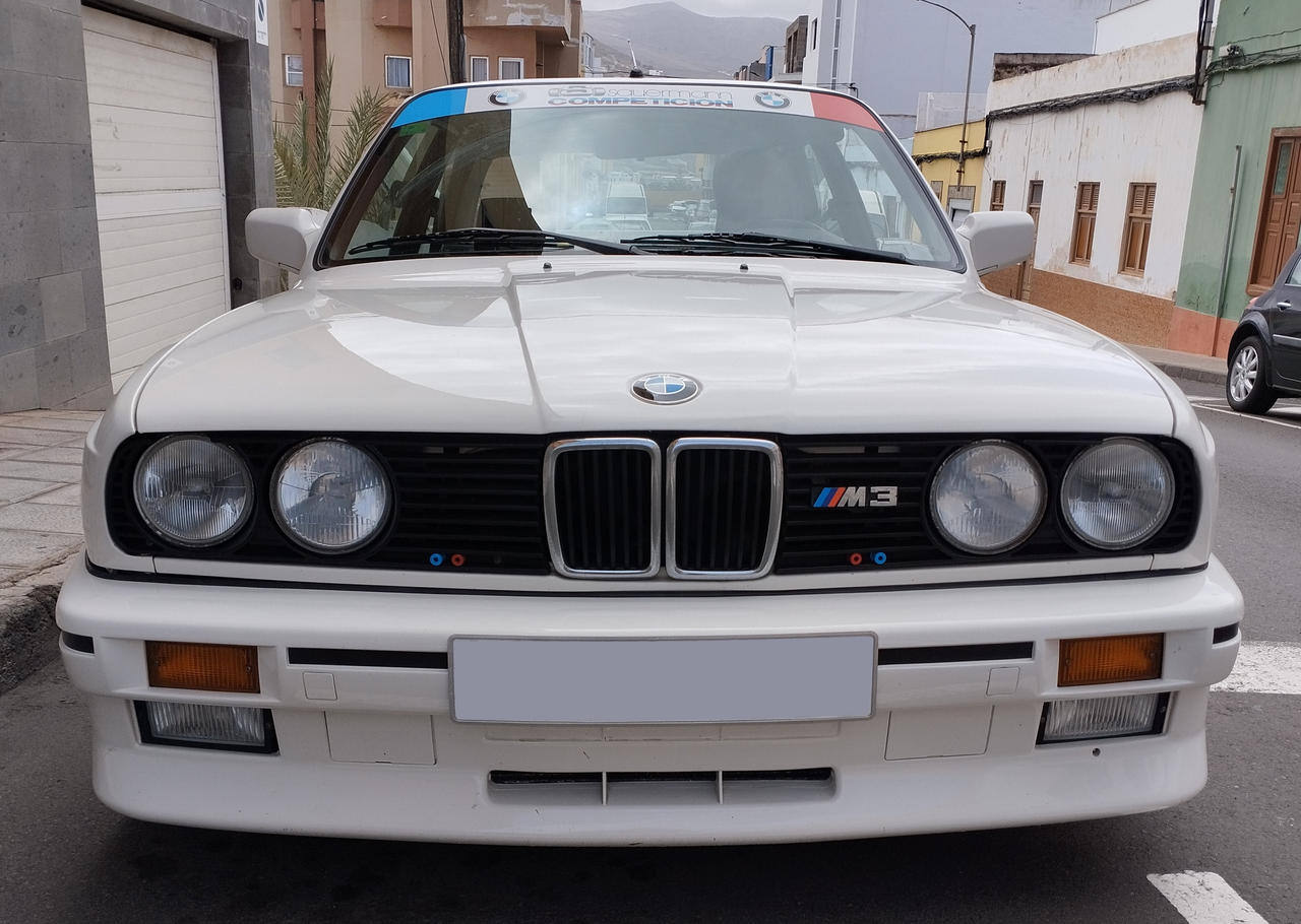 M3 Front View 1986 BMW M3 E30 (front view 2) by MikeKalashnikov3000 on DeviantArt