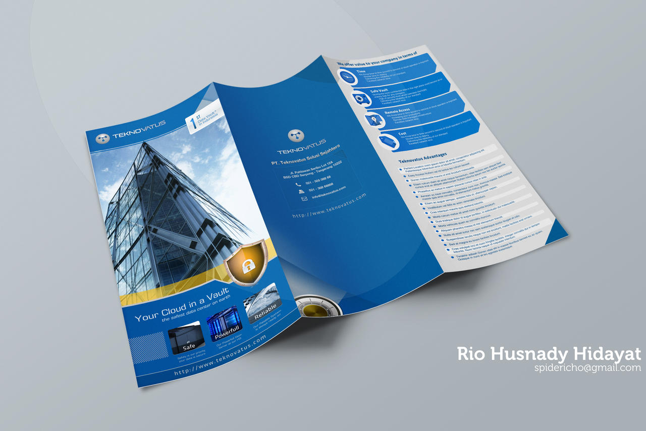 Mockup Brochure Technovatus