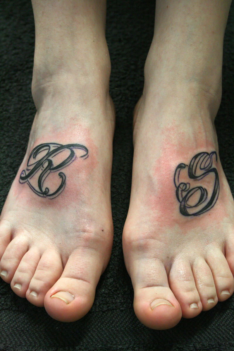 Letter Chicano Style R S By 2Face Tattoo On DeviantArt letter-chicano-style-r-s-by-2face-tattoo-on-deviantart