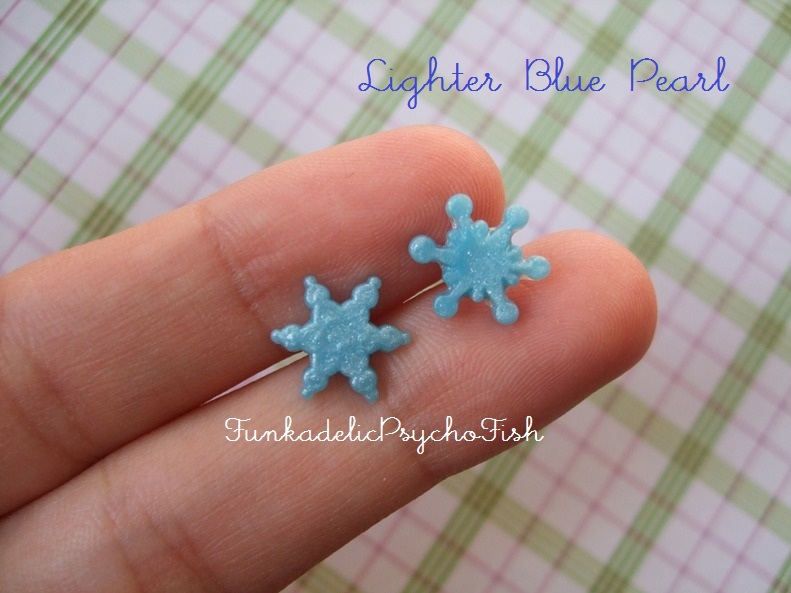 Mismatched Snowflake Earrings - Lighter Blue Pearl