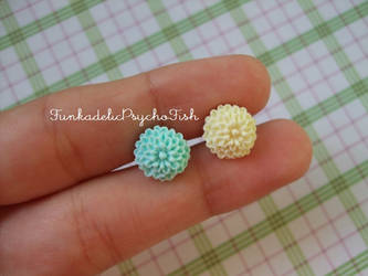 Dahlia Earrings 3 - Yellow and Mint