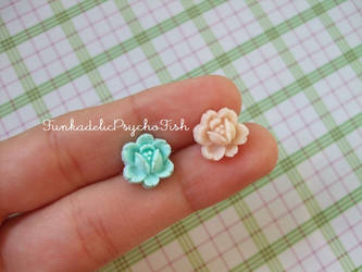9 Petal Flower Earrings 1 - Peach, Mint