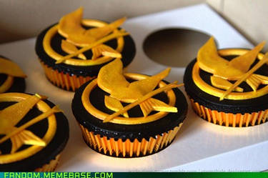 MOCKINGJAY CUPCAKESS :)