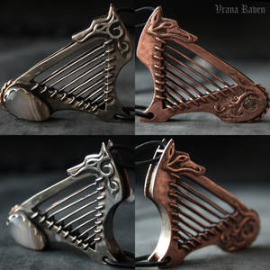 Wolf harp in details
