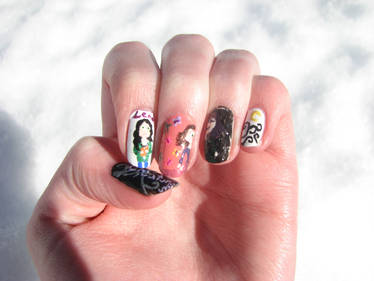 Light Lena -Beautiful Creatures -nail art