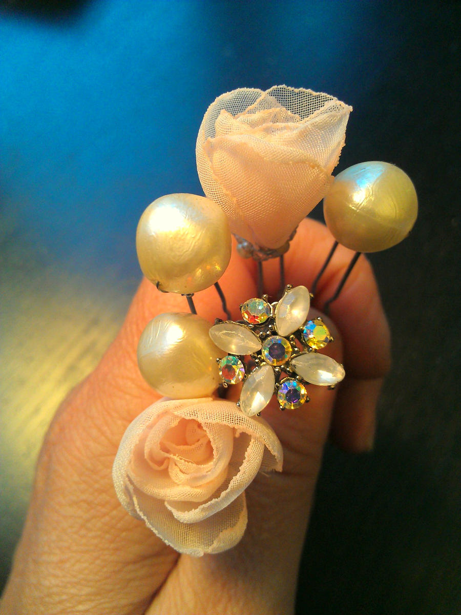Peach and Pearls Wedding Hair Pins