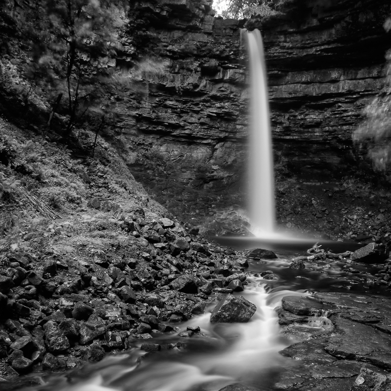 Hardraw waterfall in mono