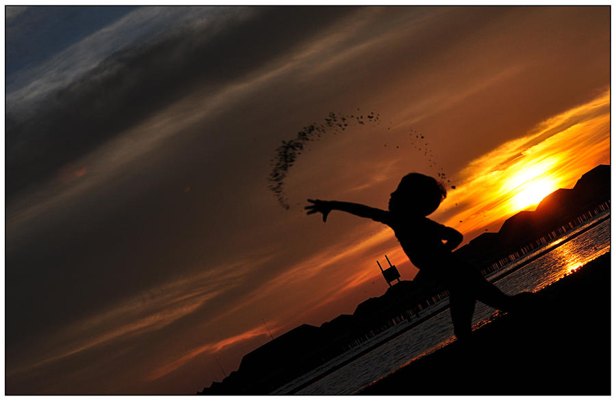 Silhouette~ Sand throws