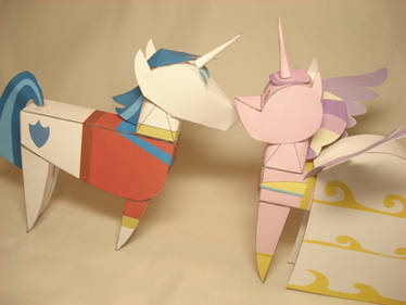 Shining Armor + Cadence doll papercrafts