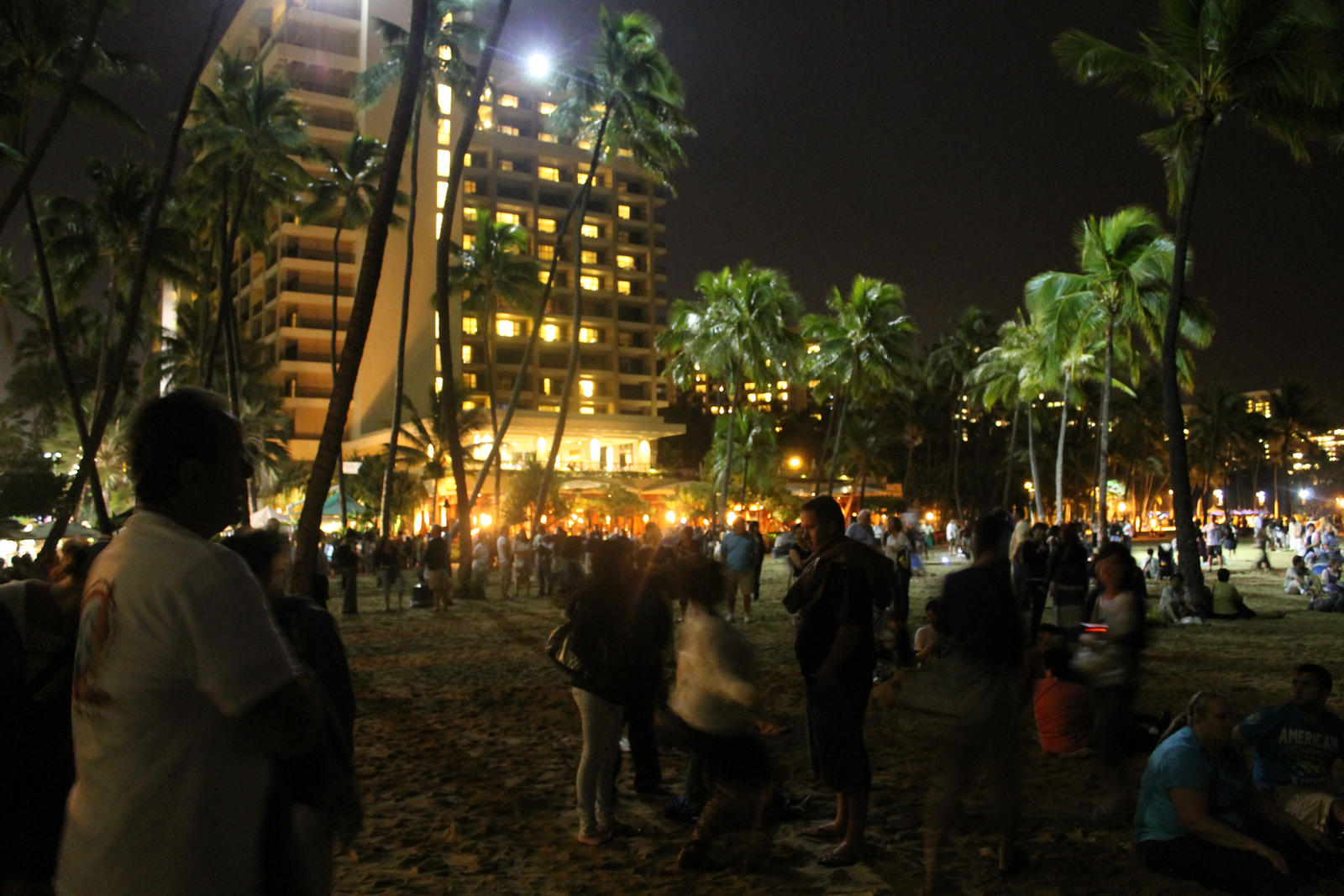 HONOLULU AT NIGHT