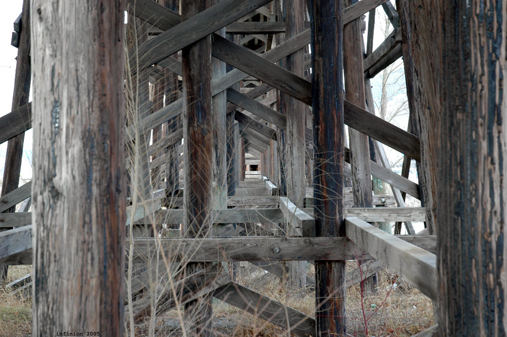 DSC1179: Red Bridge