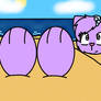Luna's Beachy Feet