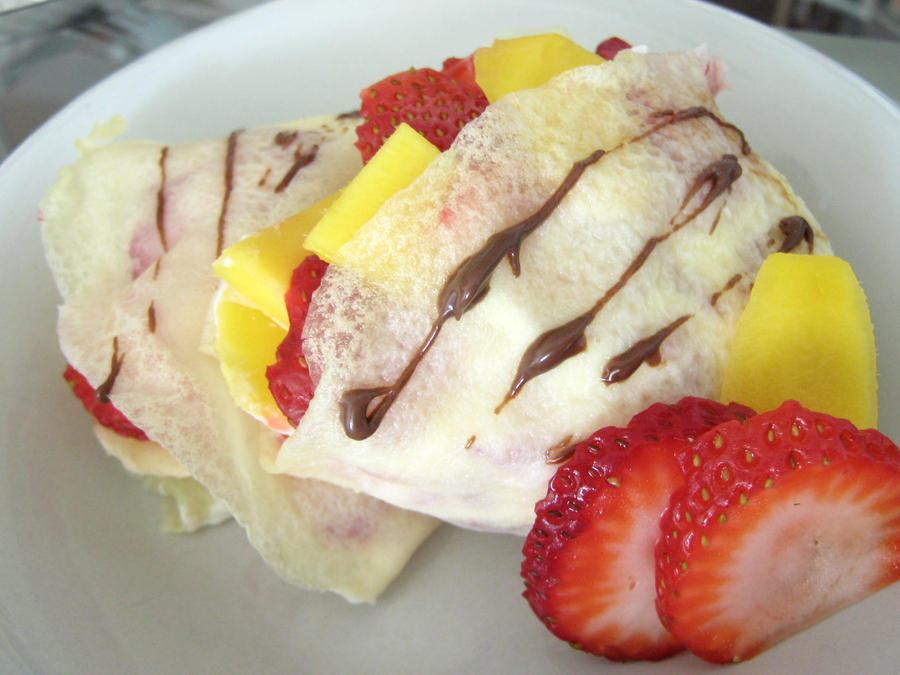 STRAWBERRY MANGO BANANA CREPE