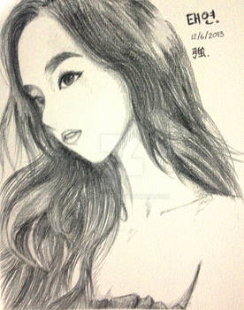 Taeyeon highcut pencil