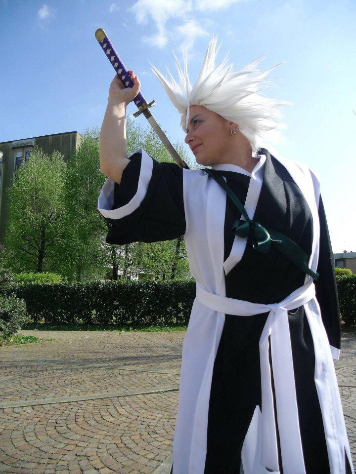 Toshiro Hitsugaya Cosplay By TheBonnyBB On DeviantArt toshiro-hitsugaya-cosplay-by-thebonnybb-on-deviantart
