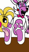 Toy Chica licking Mangle's feet