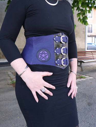 Kelpie pouch on a waist belt by MARIEKECREATION on DeviantArt