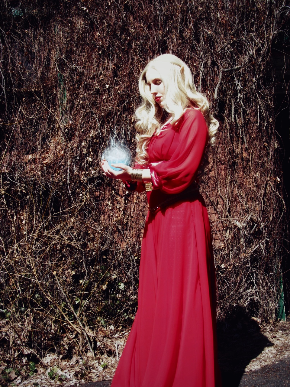 mor red dress I'll be wearing a new ACOTAR cosplay to Venice Carnivale next week. I can't wait to see it all come together. Heading across the pond tonight #Mor #morcosplay #acotar #romantasy #bookstagram