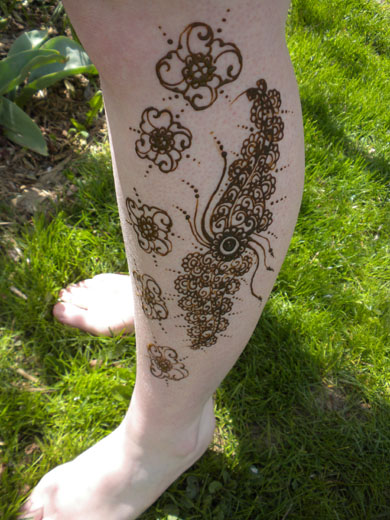 Henna Swirl Leg Design