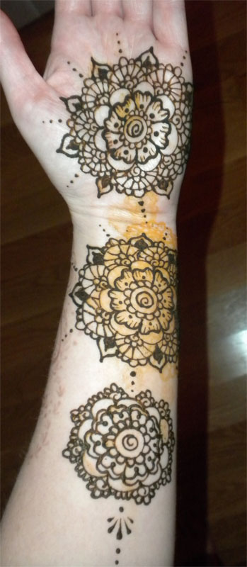 Henna Mandala Arm