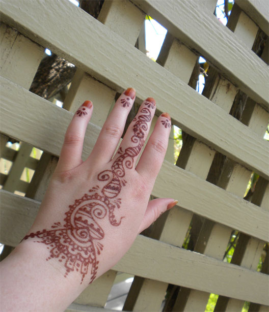 Henna Hand Design on Finger Stain