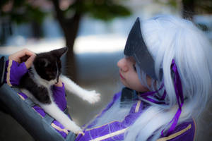 Necromancer loves cats cosplay!