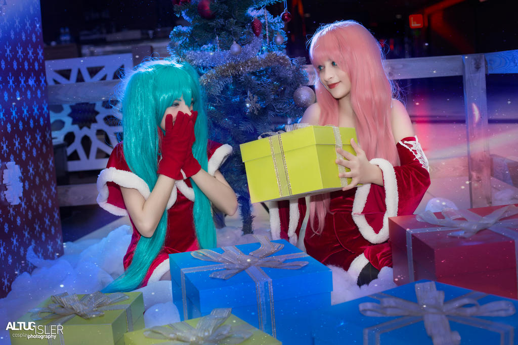 Merry Christmas from Miku - Luka 3