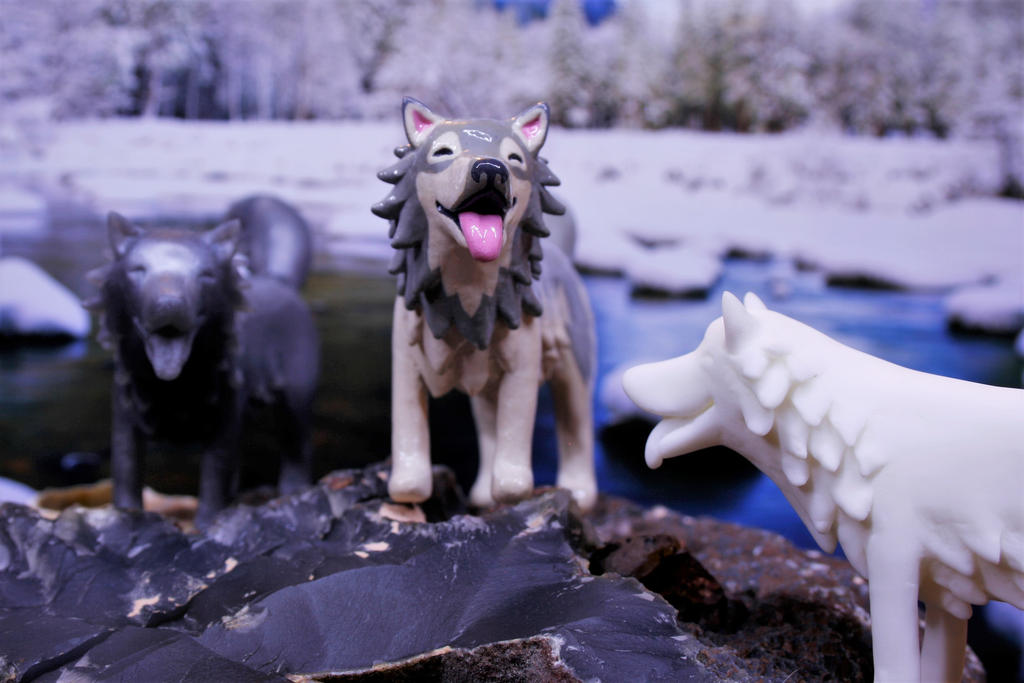 New Wolf Figurine!