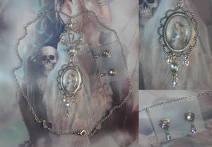 Queen Cameo Pendant + Earrings