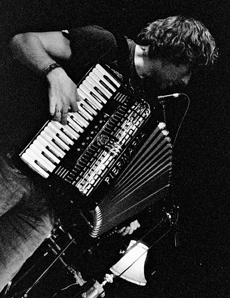 Yann Tiersen on Accordian