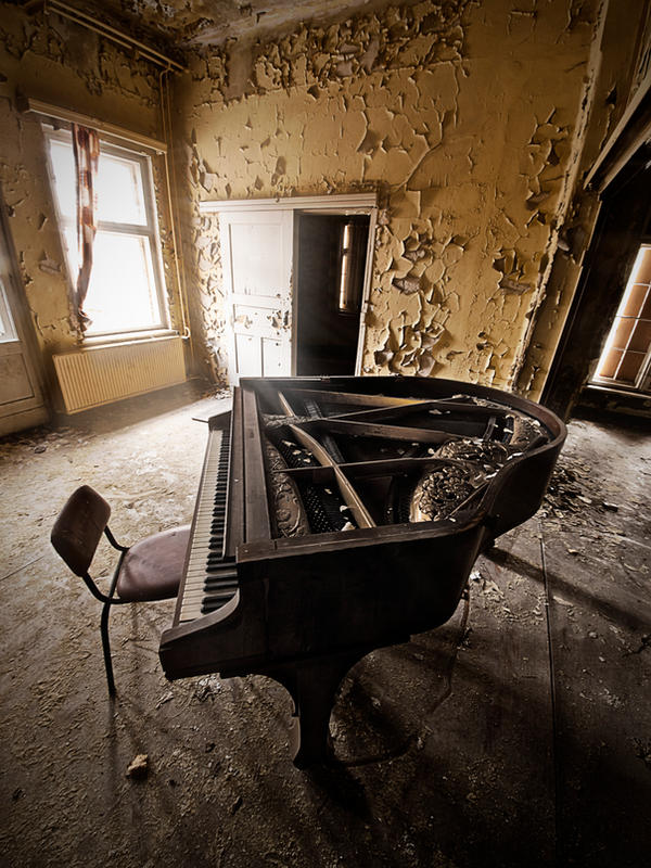 Melody of Solitude by phoelixde